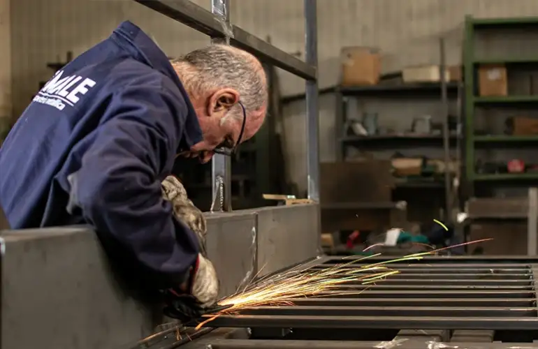 Carpenteria metallica pesante e leggera: differenza